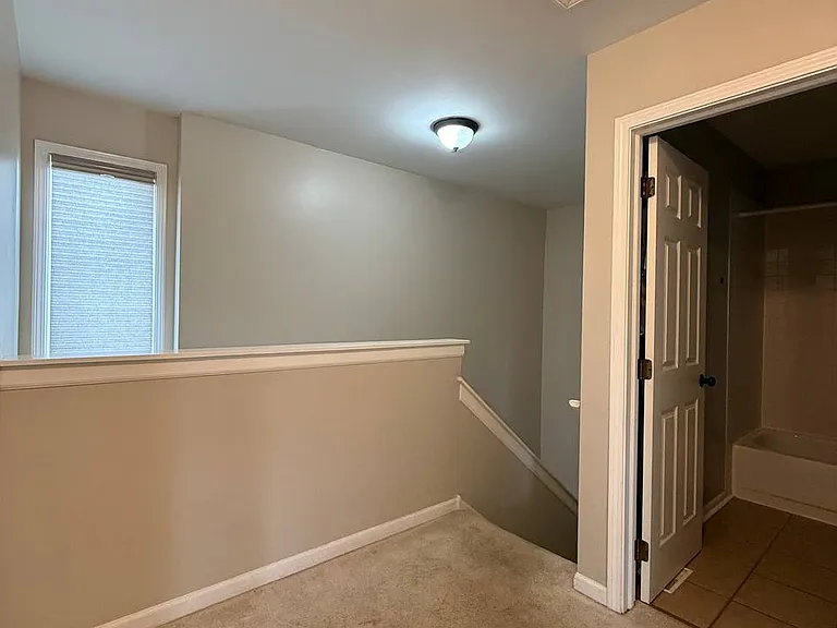 725 Daybreak Ln — Photo 11