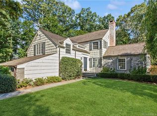 136 White Oak Rd, Fairfield, CT 06825