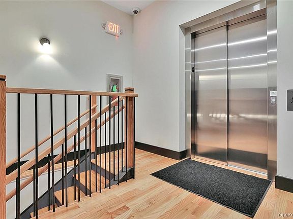 4th image of 145 Main St #202
