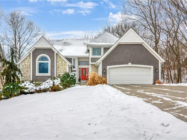 6812 Red Oak Dr, Shawnee, KS 66217