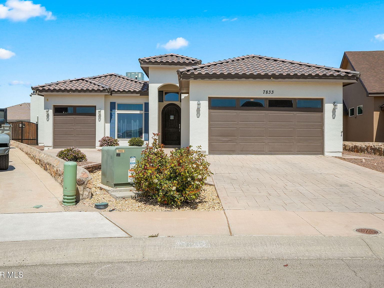 りんページ 7833 Enchanted Range Dr, El Paso, TX 79911 | Zillow