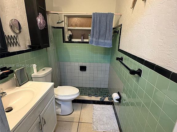 4th image of 3101 NW 99th St