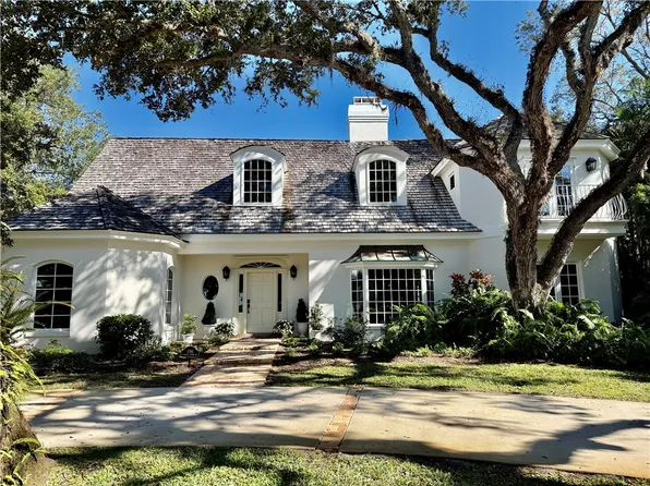 1086 Winding River Rd, Vero Beach, FL 32963