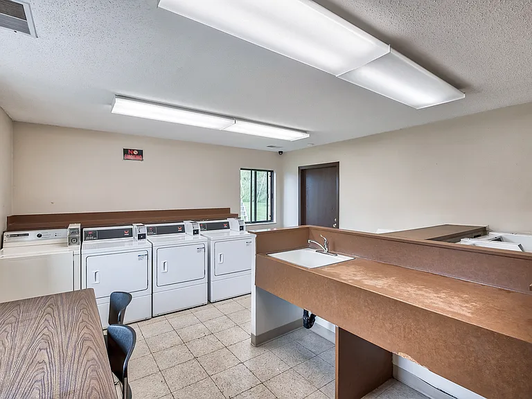 Wheeling Station Apartments — Photo 8