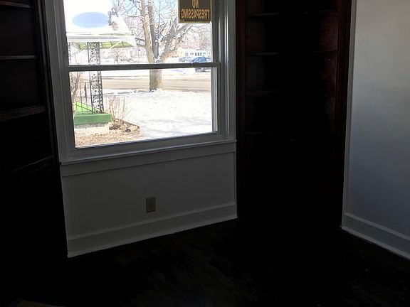 3rd image of 306 Marine Dr