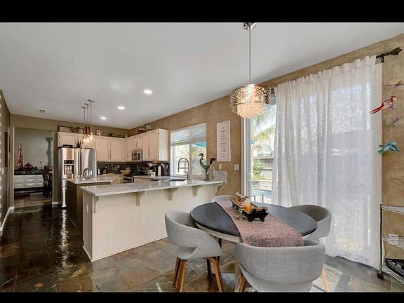 5th image of 705 Mallard Dr