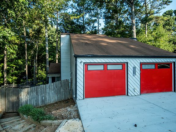 5th image of 3691 Northpoint Dr