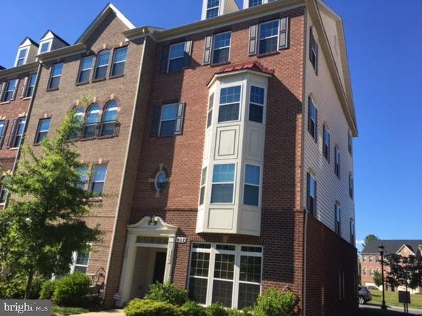 902 Hall Station Dr APT 100