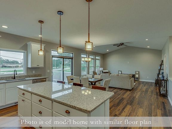 4th image of 25780 Woodsedge Dr