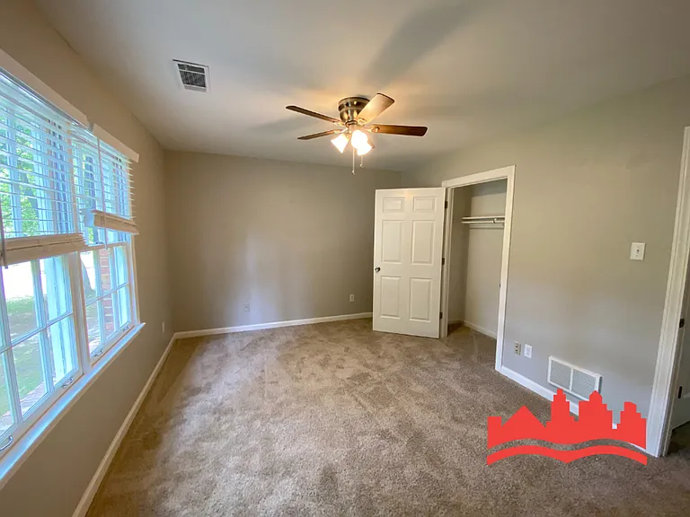 8510 Farmington Cv — Photo 18