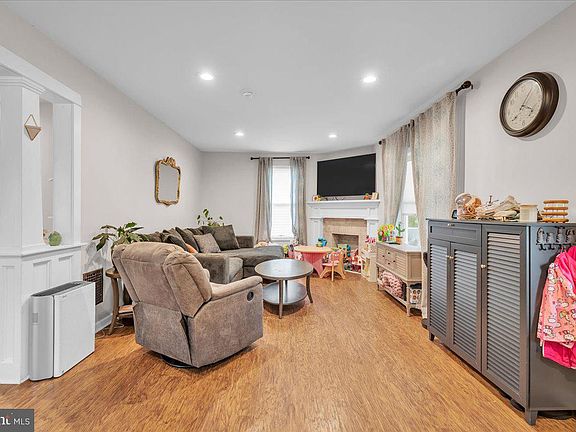 5th image of 255 Woodlawn Ter