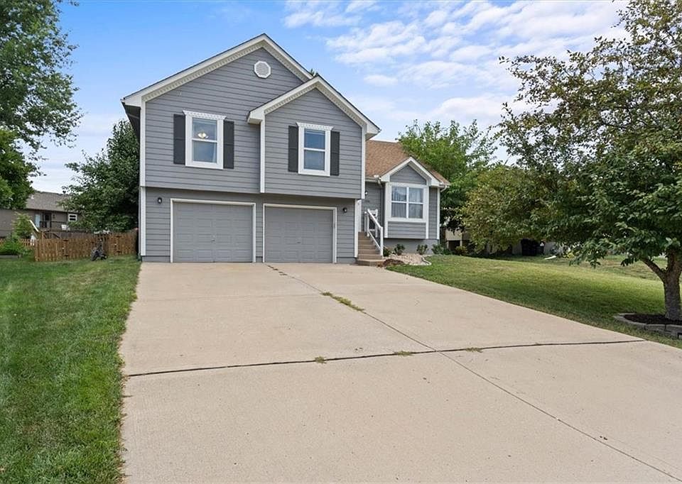 1st image of 1108 SE Talonia Dr