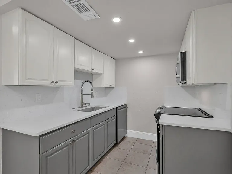 7190 Hickory St — Photo 15