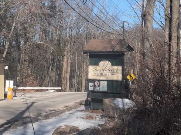1866 Windemere Ln, Pocono Summit, PA 18346