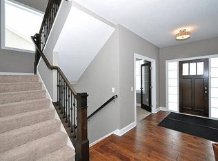 1110 Symphony Ln, Chaska, MN 55318