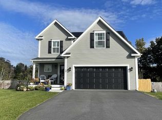 17 Stonewall Cir, Poughkeepsie, NY 12603