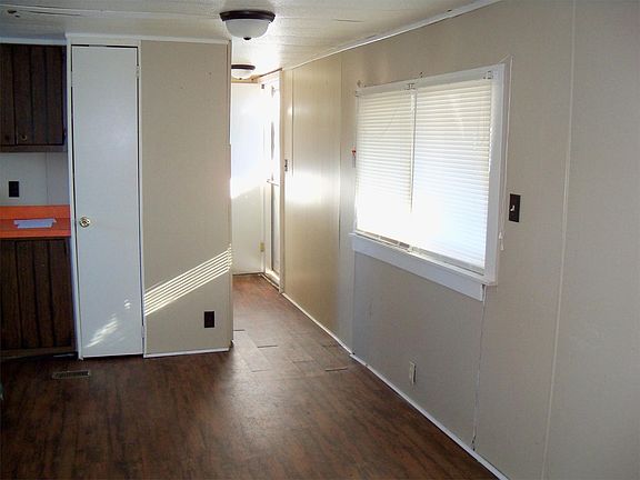 5th image of 1928 1/2 Canary Ave