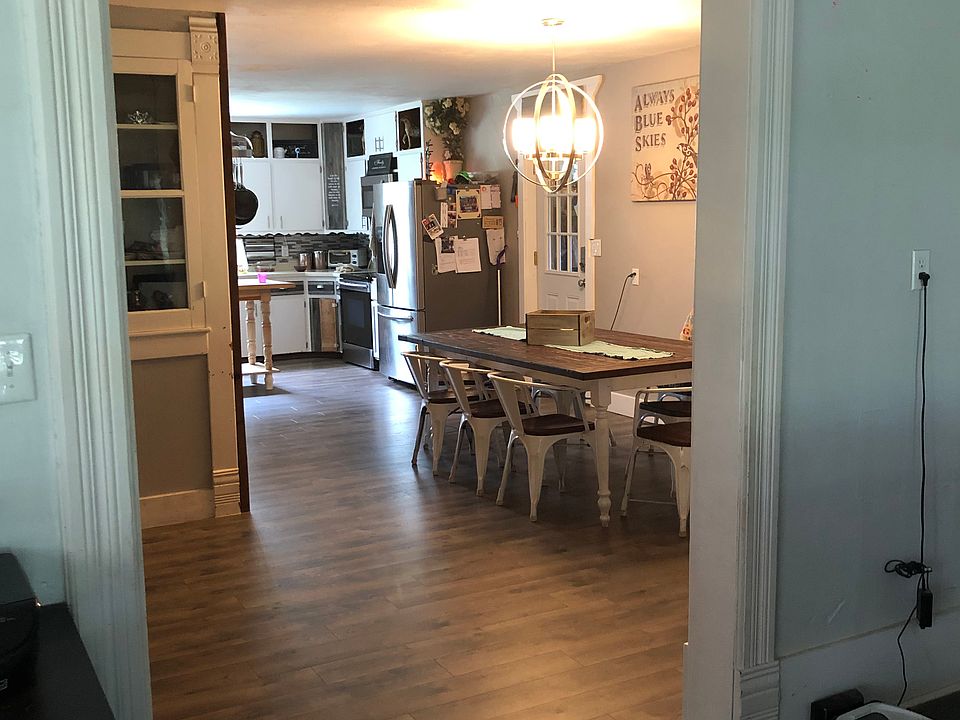 Dining/kitchen