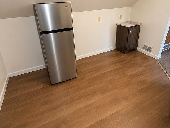 3rd image of 109.5 W 4th St