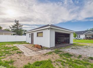 227 E Main St, Agency, IA 52530