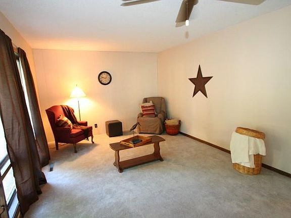 3rd image of 1406 S Virginia Ave