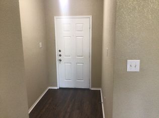 437 Broadleaf Dr, Fort Worth, TX 76108