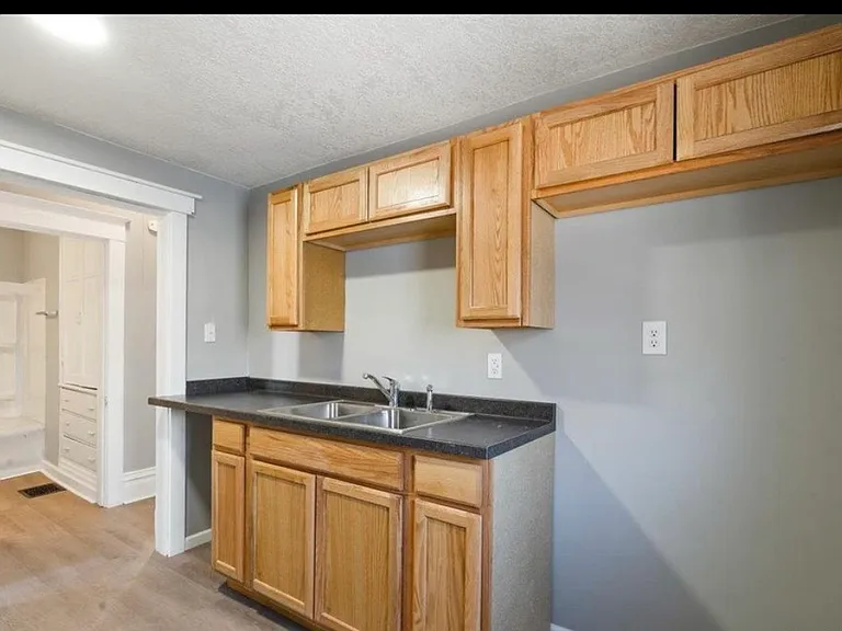814 E High St #814 — Photo 9