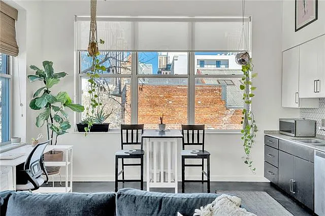 835 Julia St #4 — Photo 7
