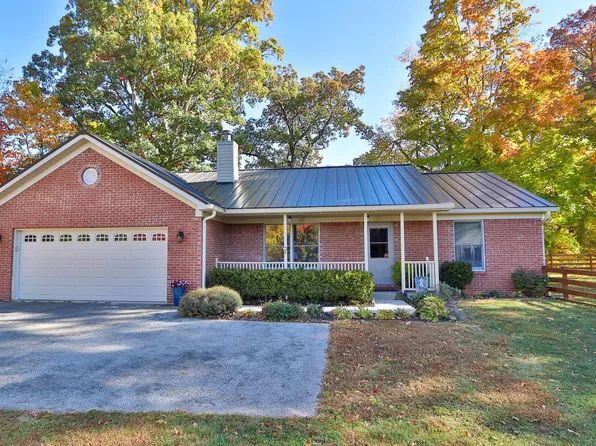 111 Van Tassel Dr, Monticello, IN 47960