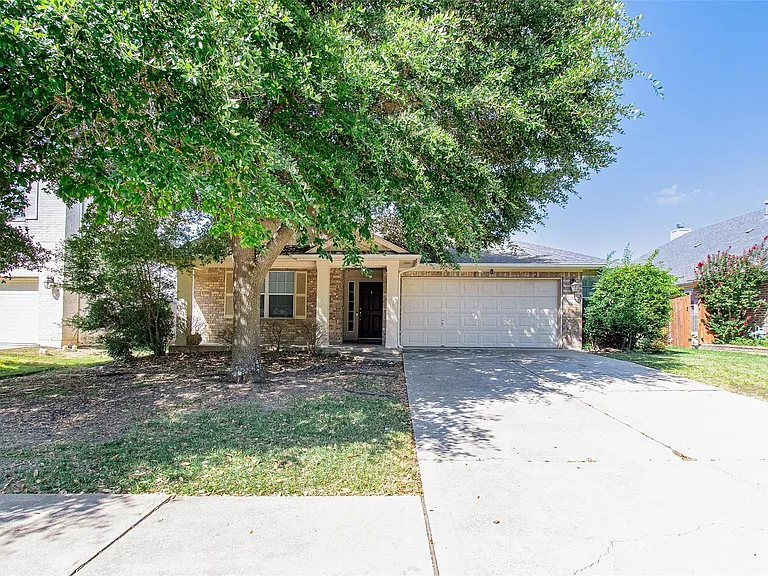4193 Fairmeadow Dr — Photo 1