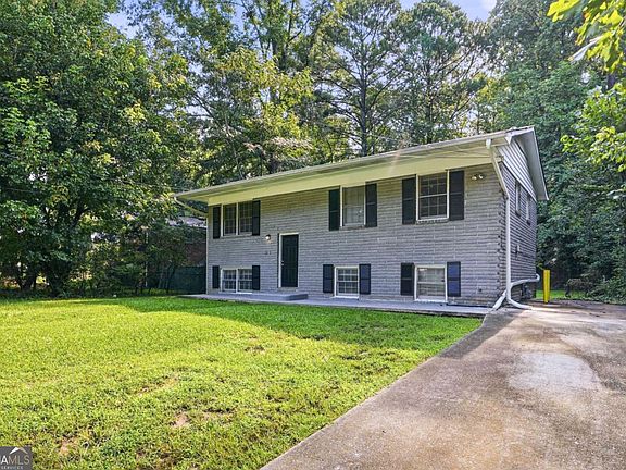 3rd image of 2970 Carriage Ln