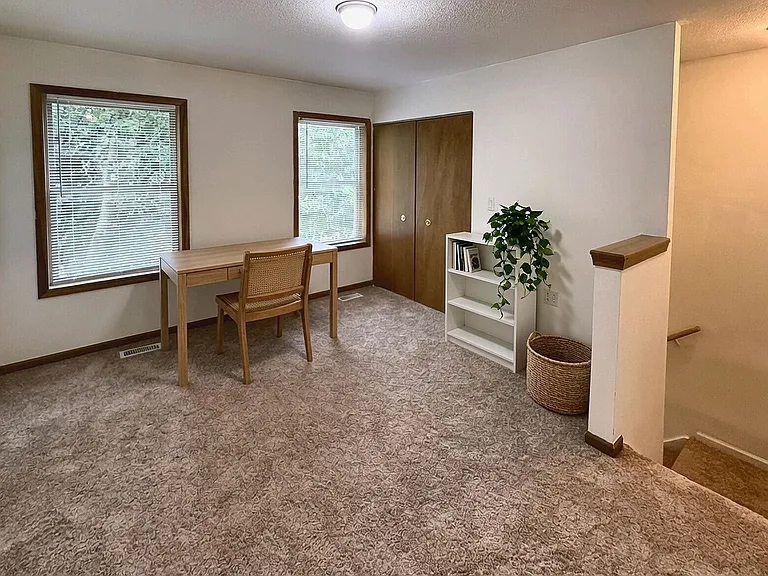523 W Mulberry St — Photo 13