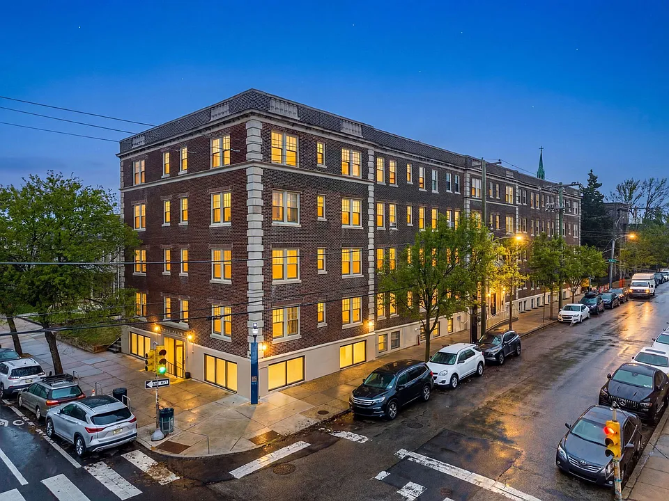 Building Photo 5