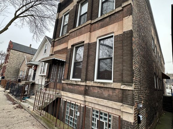3134 S Racine Ave