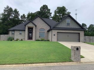 3235 Sugar Creek Dr, Searcy, AR 72143