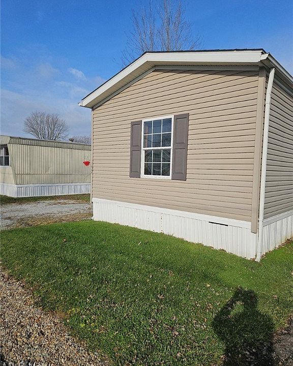 1st image of 132 Marilyn Dr