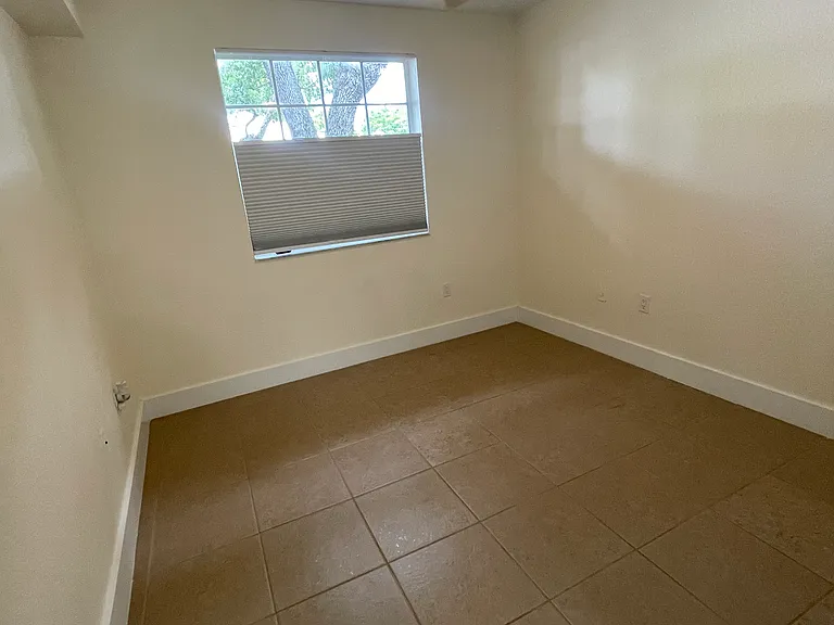 2811 N Oakland Forest Dr #102 — Photo 18