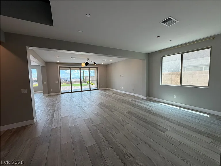 400 Red Feather Peak Ct — Photo 4