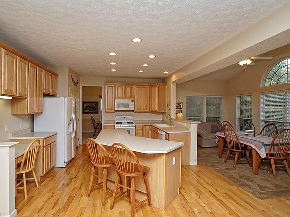 4th image of 6622 Cobblefield Dr