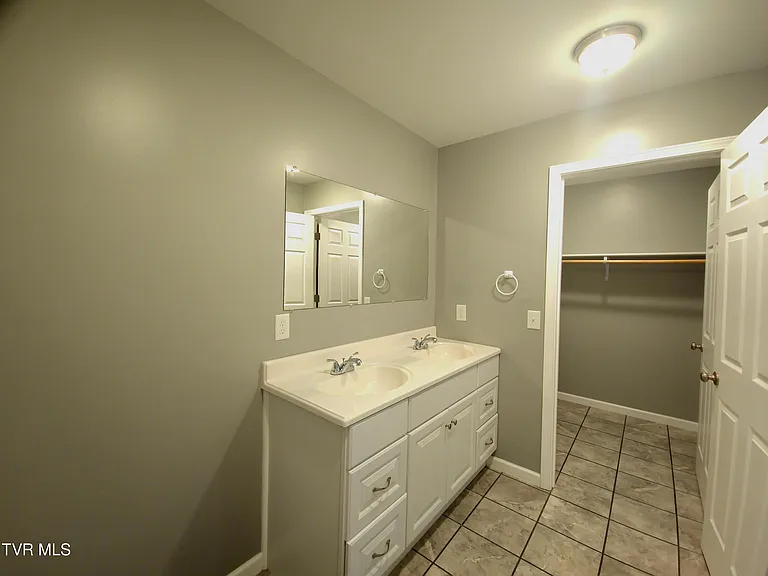 305 McKenzie Dr #1 — Photo 17