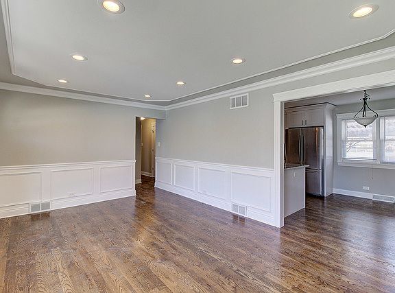 4th image of 11432 S Natchez Ave
