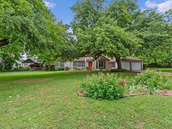3rd image of 4322 Hillcrest Dr
