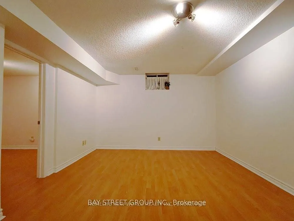 1 bed, $1,000 — Photo 3