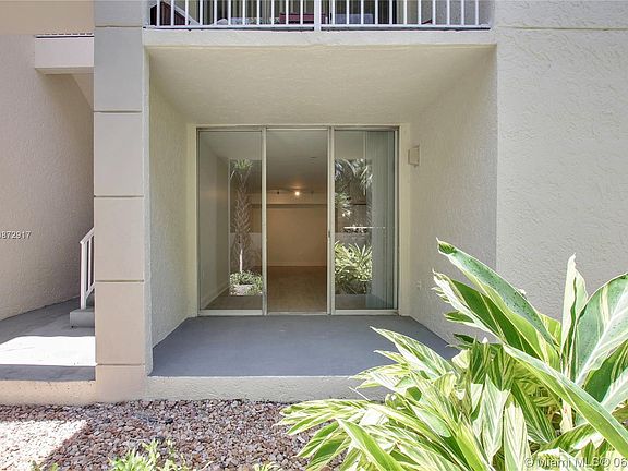 4th image of 3601 NE 207th St #4106
