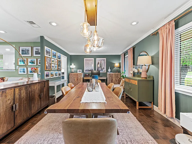 9854 Estate Ln — Photo 3