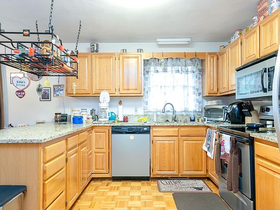 5th image of 425 Walters Dr