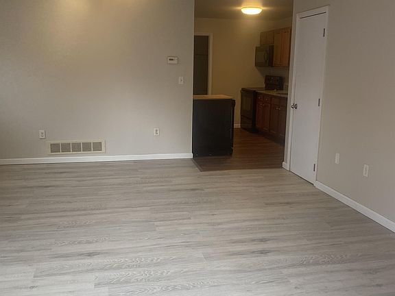 3rd image of 5501 Babcock Blvd #7