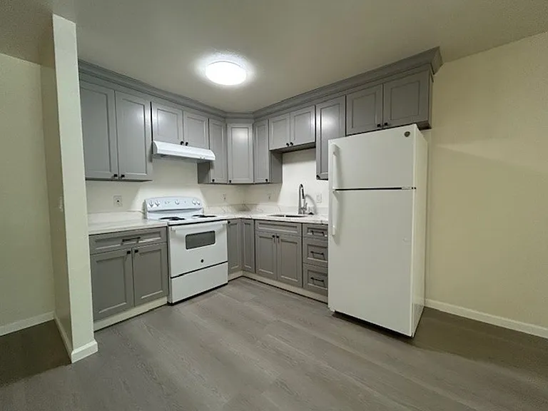 117 Tewksbury Ave #6 — Photo 4