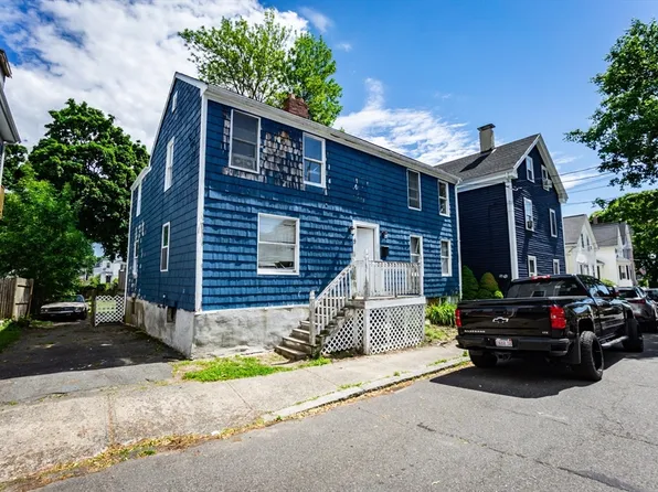 9 Barton St, Salem, MA 01970