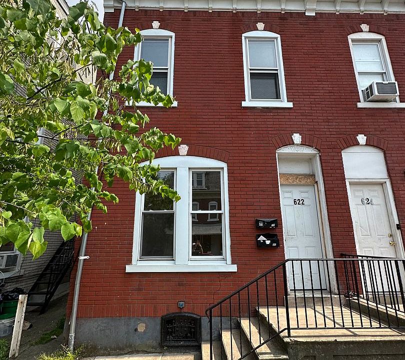 1st image of 622 Chew St Floor 1